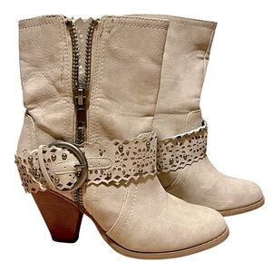 Cute Women’s Western Boots, Size 7